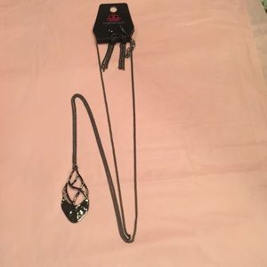 Modern design or necklace and matching earrings